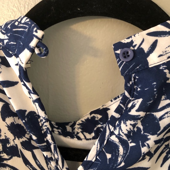 Paper Crane White & Navy Floral Dress, Medium - Picture 6 of 6